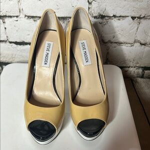 Steve Madden Yellow Peep Toe Heels